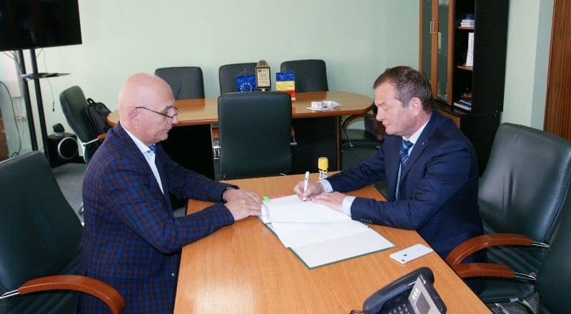 A fost semnat contractul pentru proiectul modernizarea ambulatoriului din cadrul Spitalului Municipal Dorohoi - FOTO