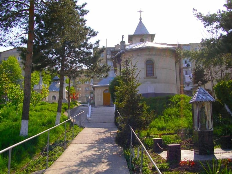 Invitație la Hramul Bisericii „Sfânta Cuvioasa Parascheva” din Dorohoi