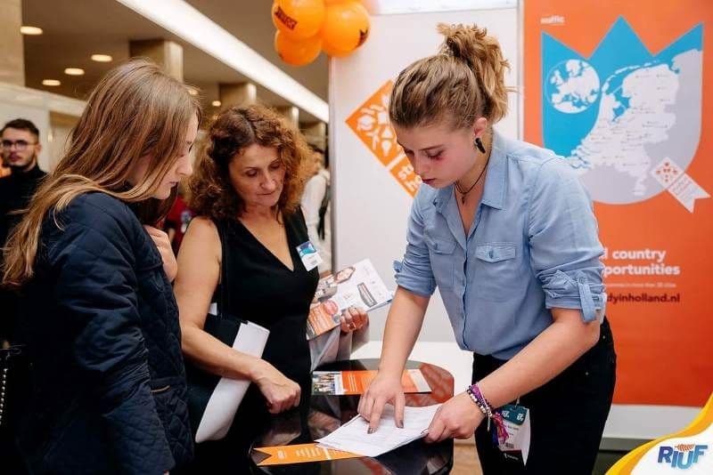 Mii de liceeni și studenți sunt așteptați pe 24 octombrie la Iași, la cel mai mare eveniment educațional din Europa de Sud şi de Est