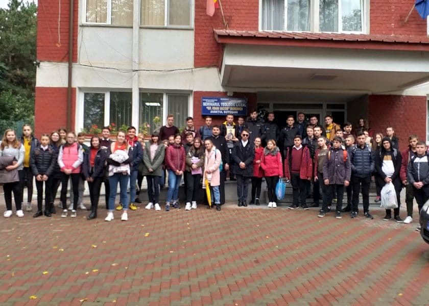 Pelerinajul la Sfânta Parascheva - o altfel de școală… a răbdării și a credinței jertfitoare - FOTO