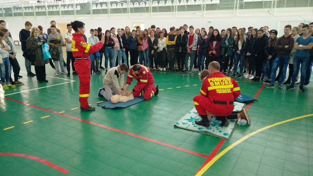 Ziua Europeană a Resuscitării marcată în județul Botoșani de peste 2000 de elevi și adulți - FOTO