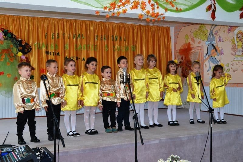 Festival concurs regional „Toamna în cântec și culoare” la Grădiniţa cu P.P. nr. 8 Dorohoi - FOTO