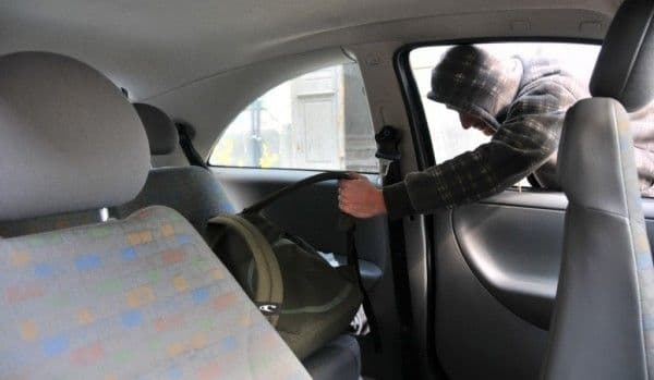 A făcut plângere la Poliţie că i s-a furat telefonul mobil. Unde a fost găsit după aproape o lună