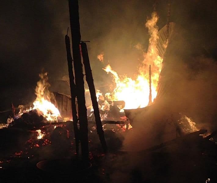 Incendiu devastator la o gospodărie din Vorniceni. Proprietara a suferit un atac de panică - FOTO