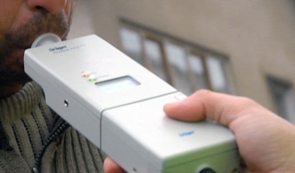 Bărbat băut şi fără permis, depistat la volan, în municipiul Dorohoi