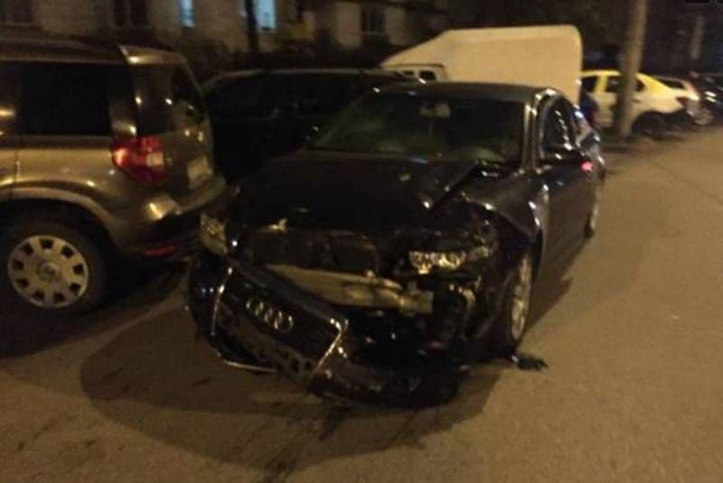 Ciocnire violentă într-o intersecție din Botoșani. Mai mulți tineri preluați de ambulanțe - FOTO