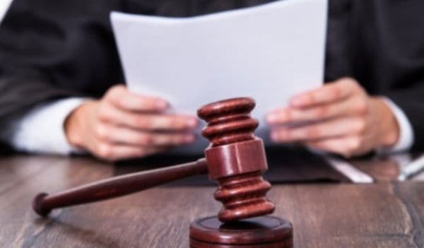 Cei patru tineri care s-au bătut într-un bar de pe raza comunei Mihai Eminescu au fost plasați sub control judiciar