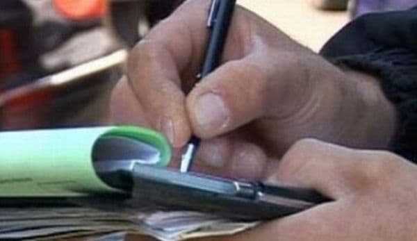 Prostia se plăteşte! S-a ales cu dosar penal pentru 30 de lei