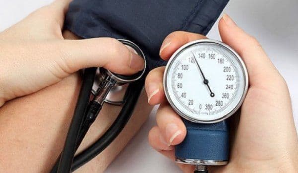 Cum poți să-ți scazi tensiunea ridicată fără medicamente