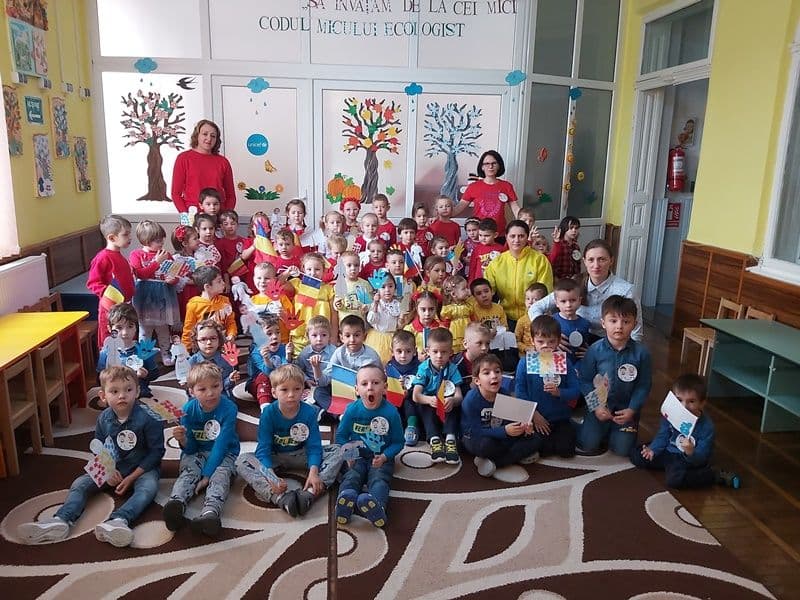 „La Mulţi Ani, Români mici și mari!” vă urează Grădinița cu P.P. nr.6 Dorohoi - FOTO