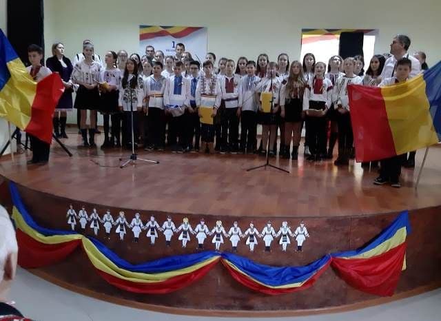 Comuna Broscăuți sărbătorește românește! - FOTO