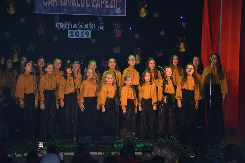 „Carnavalul Zăpezii” 2019 – prima seară de spectacol tradiţional de Crăciun - FOTO