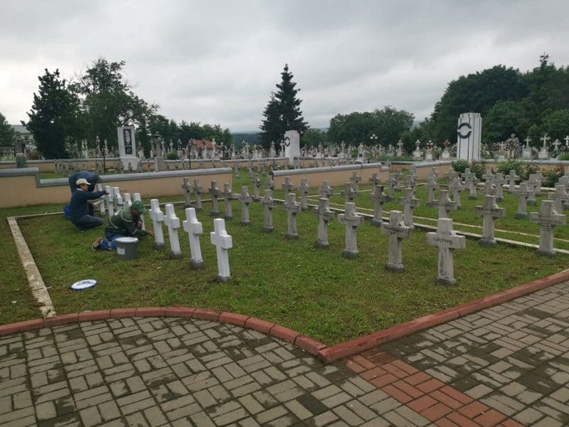 cimitir eroi 001