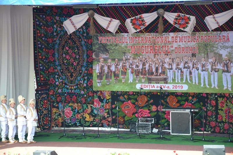 Ansambluri Festivalul Mugurelul 2019_010