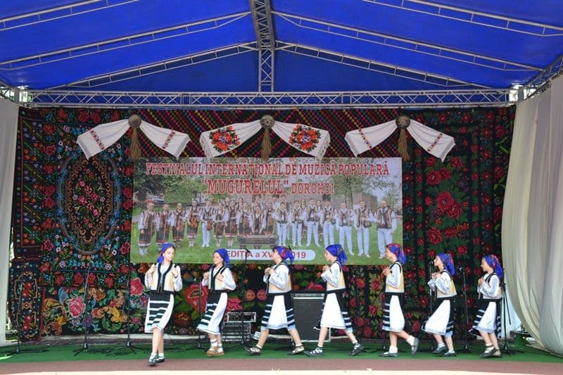 Ansambluri Festivalul Mugurelul 2019_011