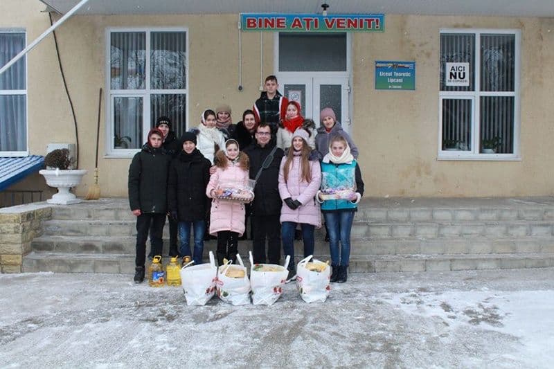 Omul care daruieste 10