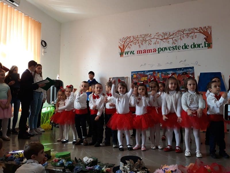 Activitate 8 martie Braesti 04