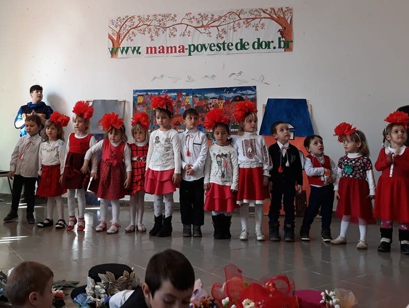 Activitate 8 martie Braesti 05
