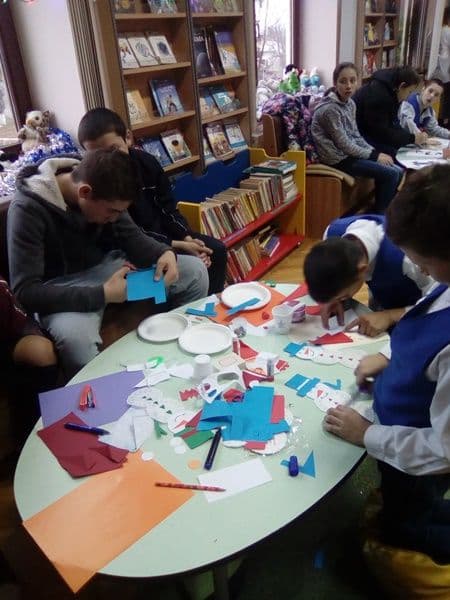 Ion Pillat Dorohoi in prag de sarbatoari la Biblioteca 01