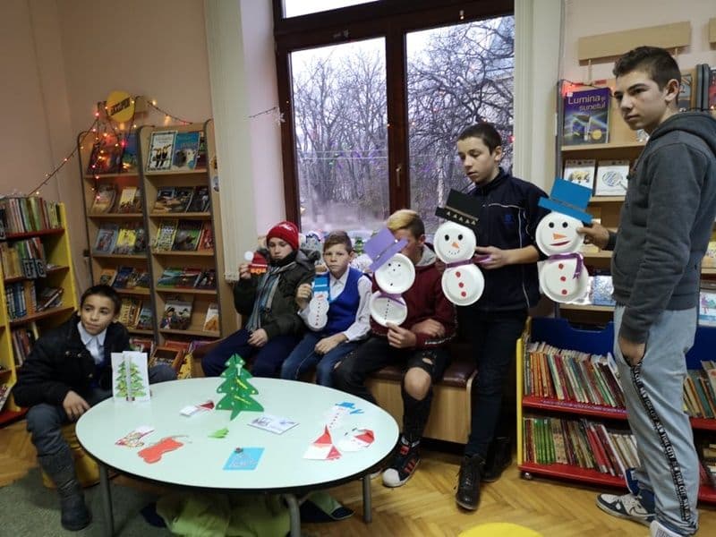 Ion Pillat Dorohoi in prag de sarbatoari la Biblioteca 02