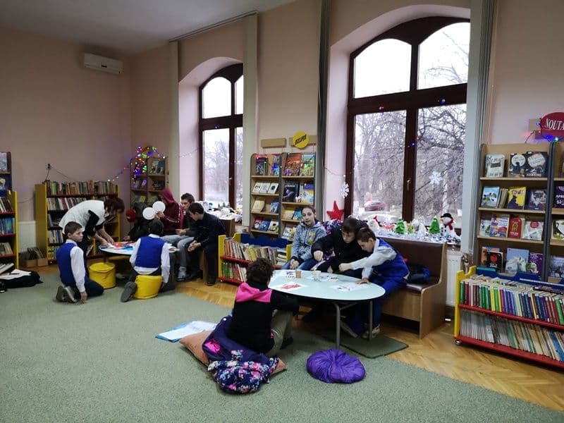 Ion Pillat Dorohoi in prag de sarbatoari la Biblioteca 03