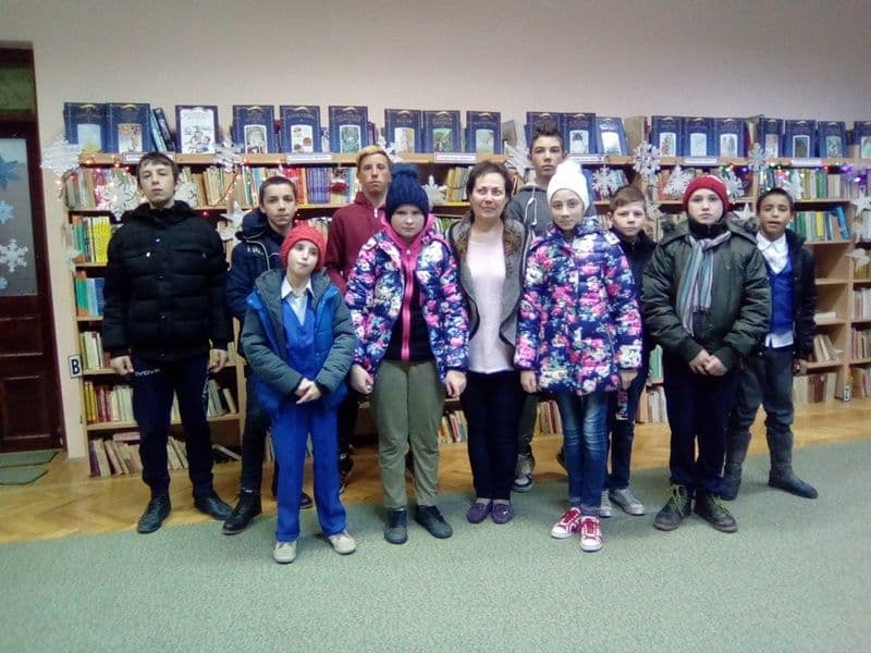 Ion Pillat Dorohoi in prag de sarbatoari la Biblioteca 04