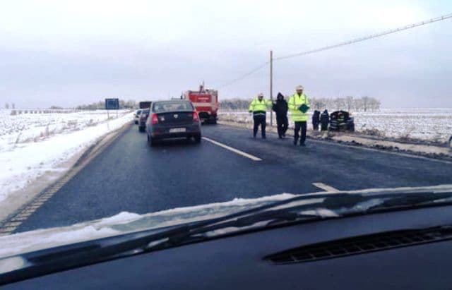 accident-trei-persoane-la-spital
