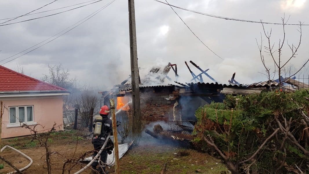 incendiu casa botosani 04