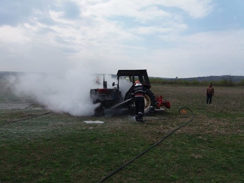 tractor in flacari 05