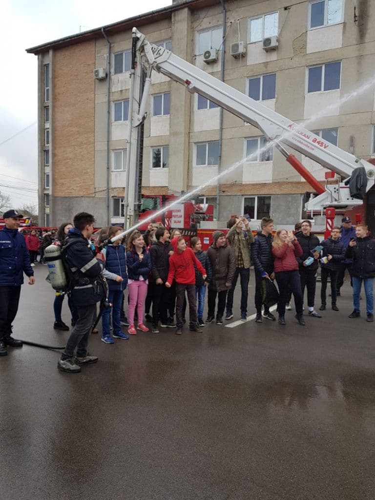 Scoala altfel la ISU_05
