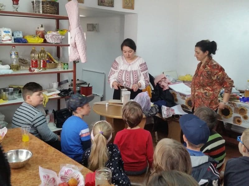 Atelier oua rosii_03