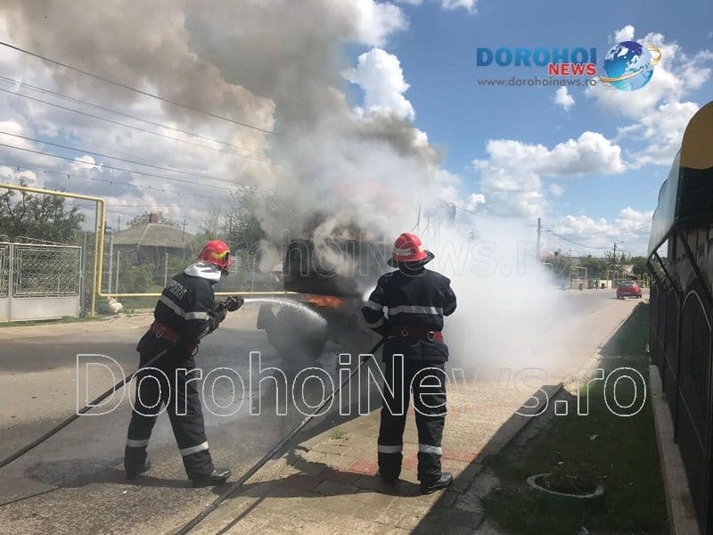 Incendiu excavator la Dorohoi_01