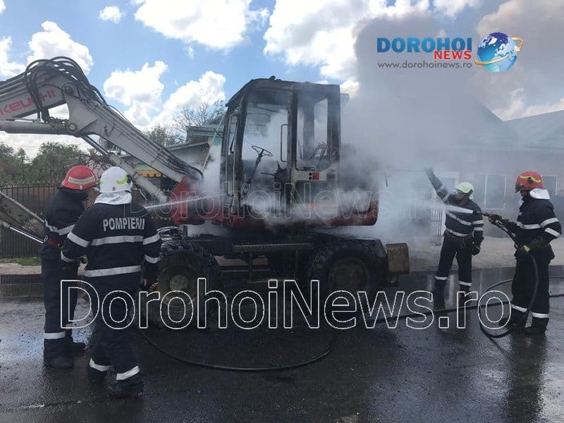 Incendiu excavator la Dorohoi_07