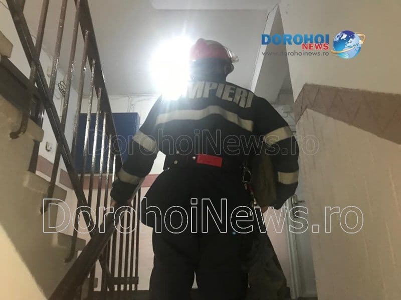 Copil blocat in apartament_03