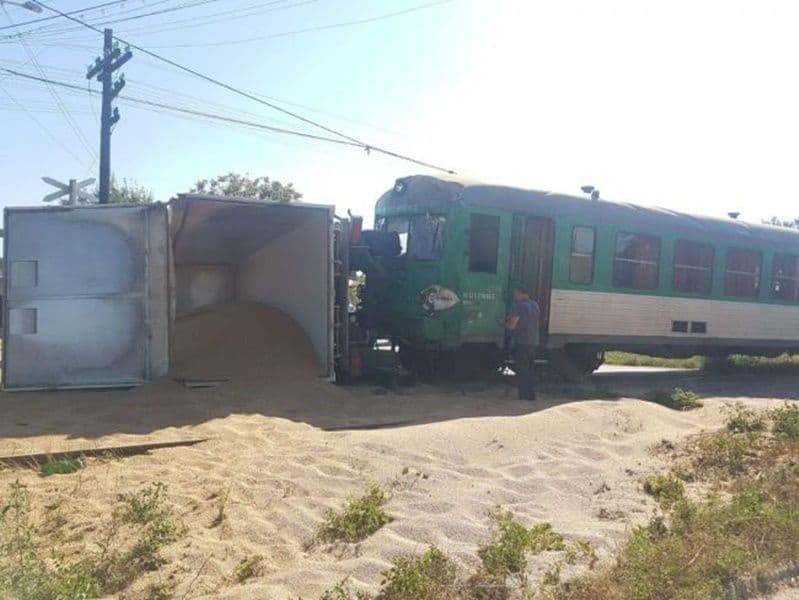 camion lovit de tren 07