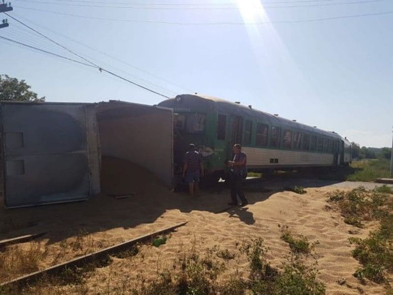camion lovit de tren 08