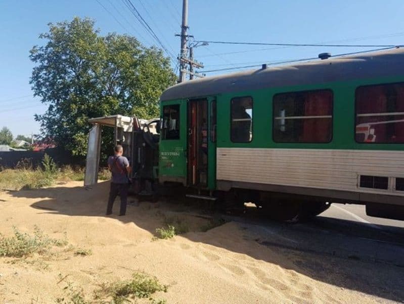 camion lovit de tren 11