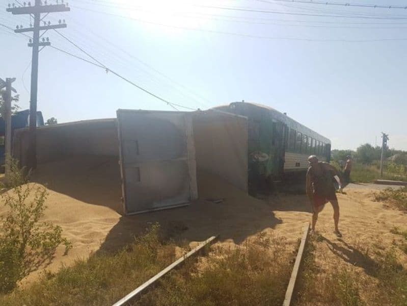 camion lovit de tren 13