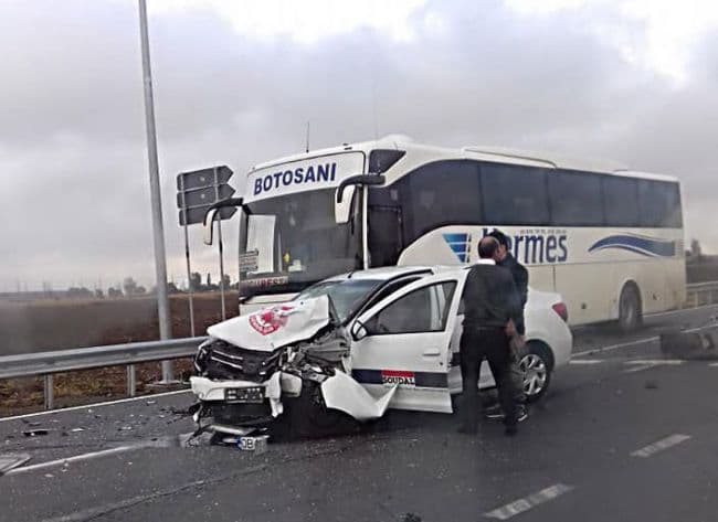 autocar-accident