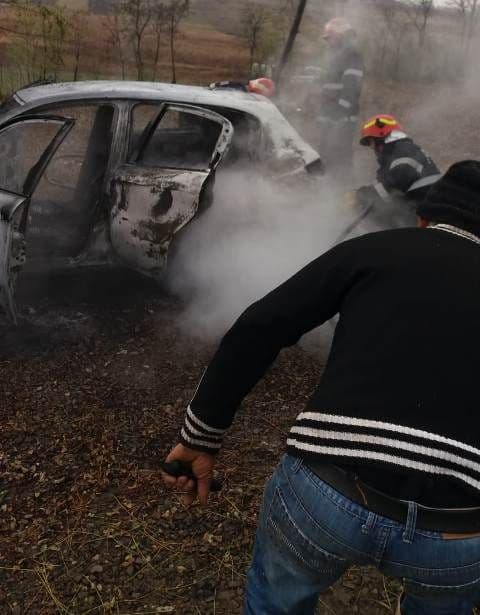 incendiu autoturism Roma_ (4)