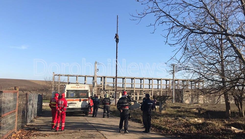 urcat pe stalp 01