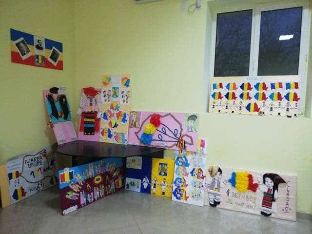 Broscauti sarbatoreste romaneste_ (10)