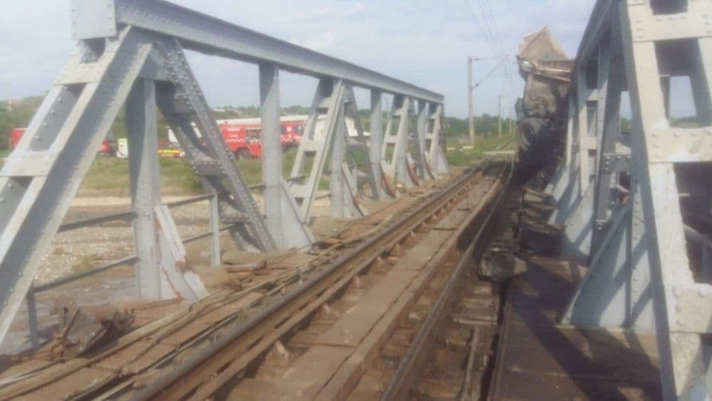 tren deraiat 2