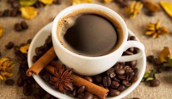 Ce să pui în cafea ca să nu mai fii obosit