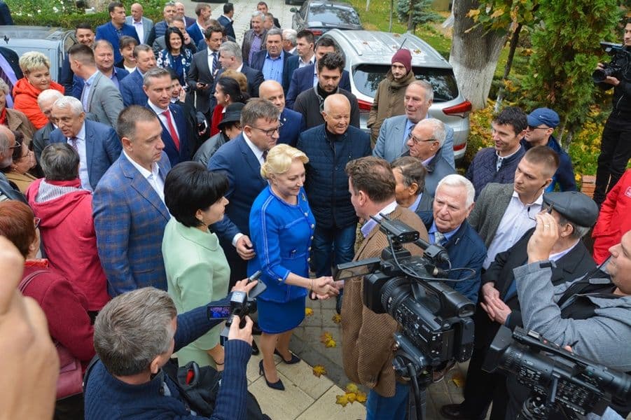 Comunicat - Dăncilă la Botoșani: „România nu trebuie să mai fie împărțită, nu trebuie să mai avem ură și dezbinare. Avem nevoie de oameni care iubesc 