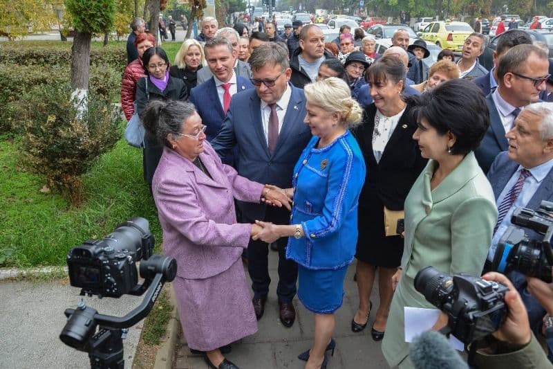 Comunicat - Ministrul Muncii Marius Budăi: „Majorarea salariului minim este necesară! Fac un apel la sectorul privat să se gândească mai mult la inves