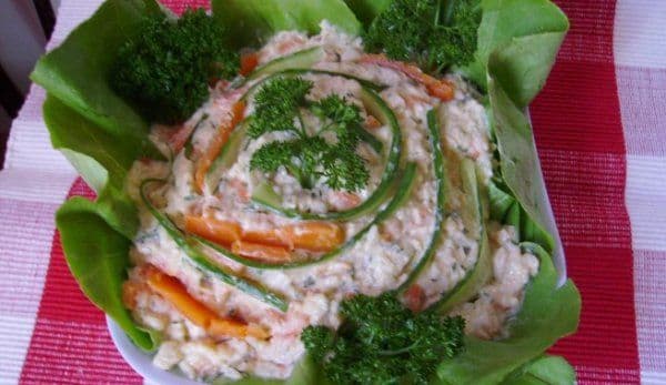 Salată de conopidă cu piept de pui