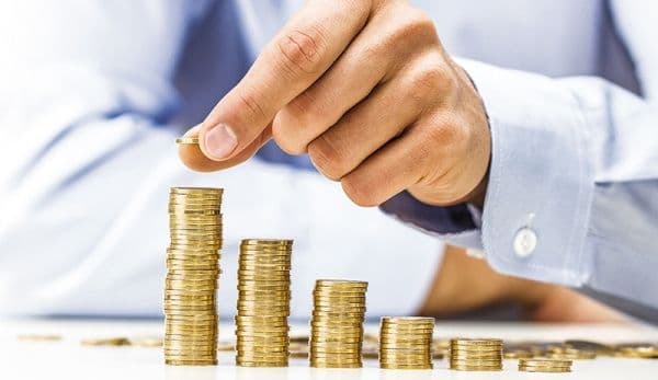 Salariul minim crește, începând cu 1 ianuarie, de la 2.080 la 2.230 de lei