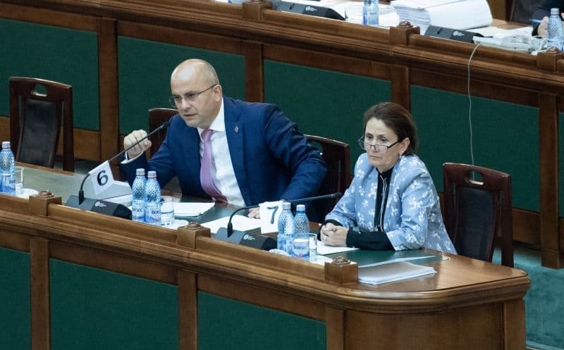 Lucian Trufin: „După 2 ani de tergiversări și contestații Iohannis a semnat decretul pentru promulgarea legii ce asigură despăgubirea fermierilor”