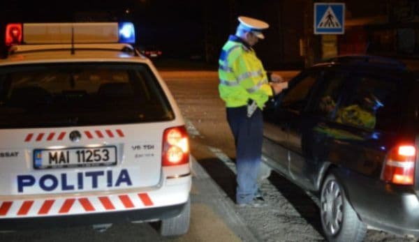 A fost oprit pentru un control de rutină! S-a ales însă cu dosar penal! Ce au găsit polițiștii în mașina șoferului
